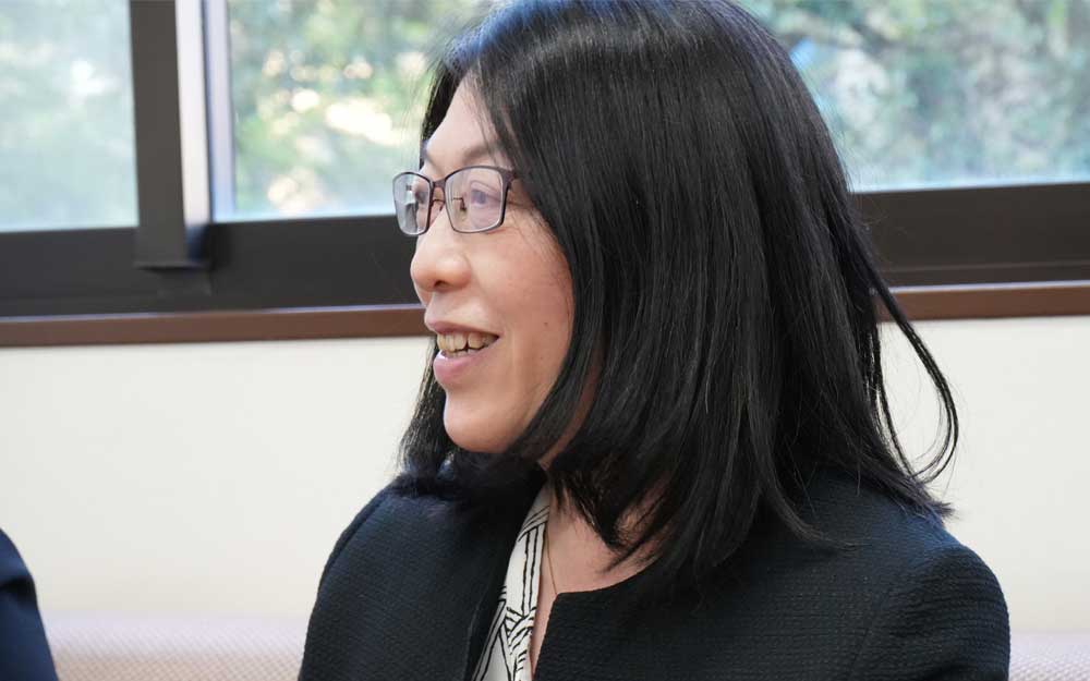 Ochanomizu University Professor Etsuko Saito is the leader of the “Social Collaboration Program for AI Ethics” with Fujitsu.